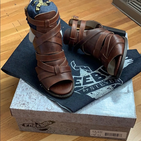 freebird claw sandal